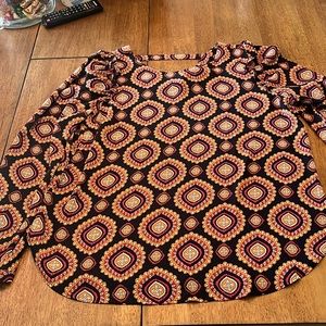 Fun design Loft blouse. Size medium. Never worn.